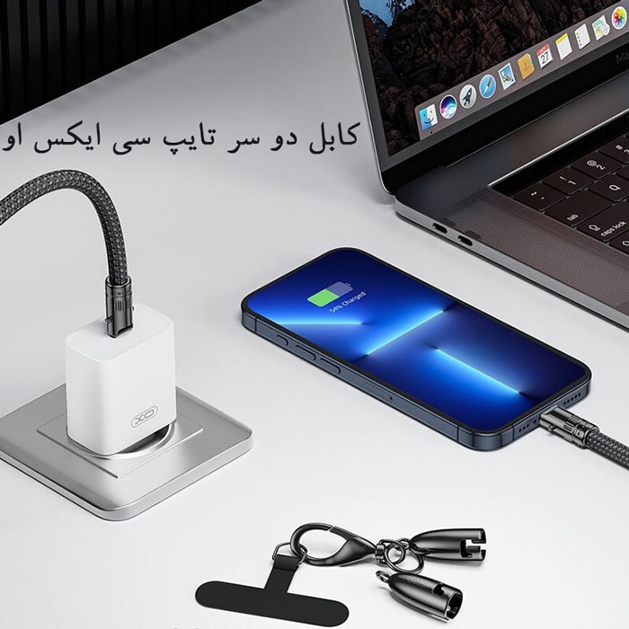 کابل در حال شارژ موبایل