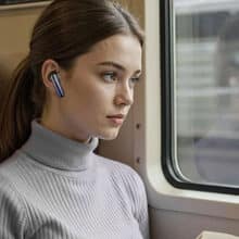 عکس هندزفری بلوتوثی یوسامز USAMS مدل Echo E02 با فناوری ANC و ENC - فروشگاه ماه به ماه