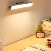 عکس چراغ مطالعه شارژی مغناطیسی باسئوس مدل Baseus Magnetic Charging Desk Lamp DGXC-C0G - فروشگاه ماه به ماه